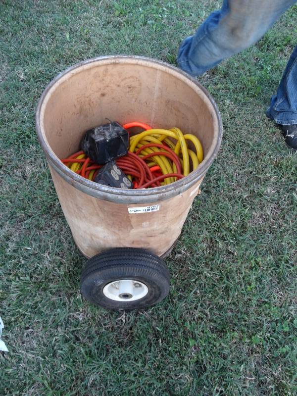 lot 5757 image: Bucket of extension cords