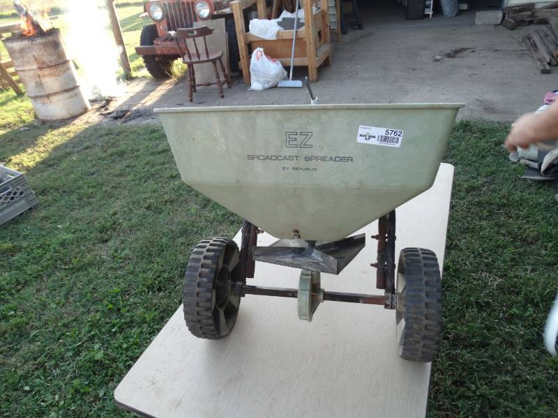 lot 5762 image: Pull behind spreader