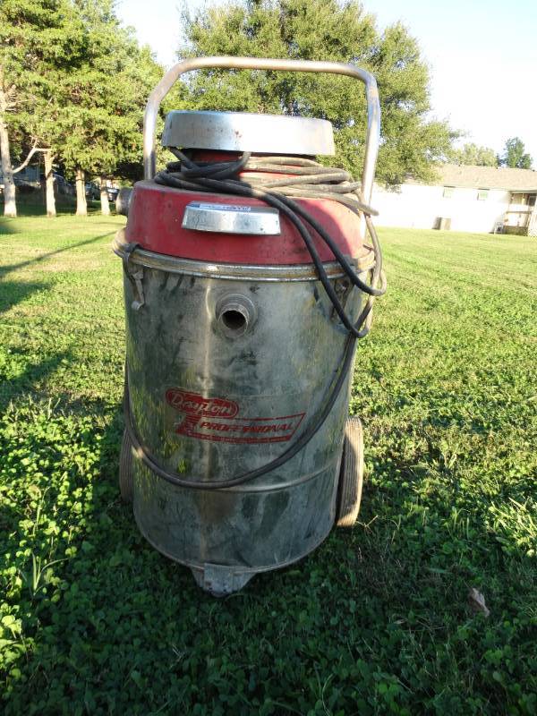 lot 5764 image: Dayton wetdry vac
