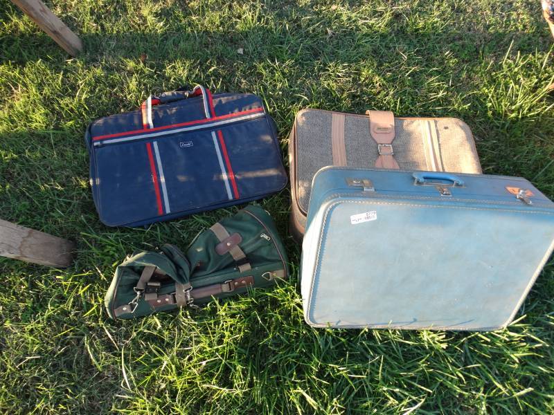 lot 5779 image: Lot of various luggage