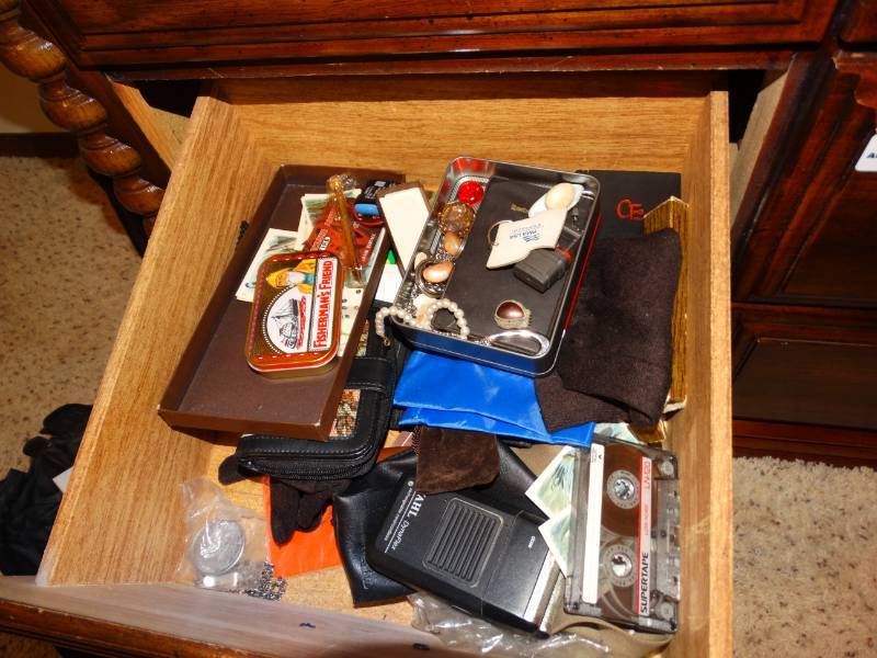 lot 5844 image: Drawer contents, small tins, jewelry, misc