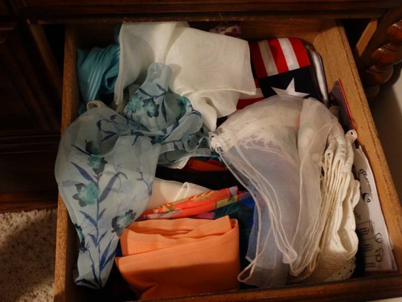 lot 5848 image: Large collection of ladies scarves