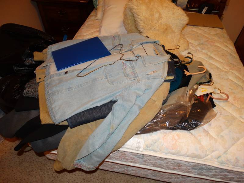 lot 5879 image: Large lot of clothing, misc sizes