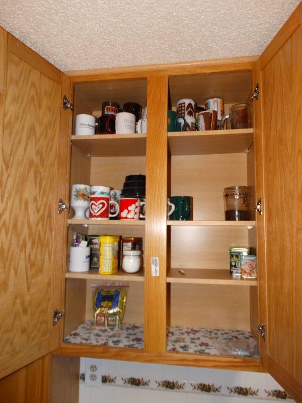 lot 5884 image: Lot of coffee mugs