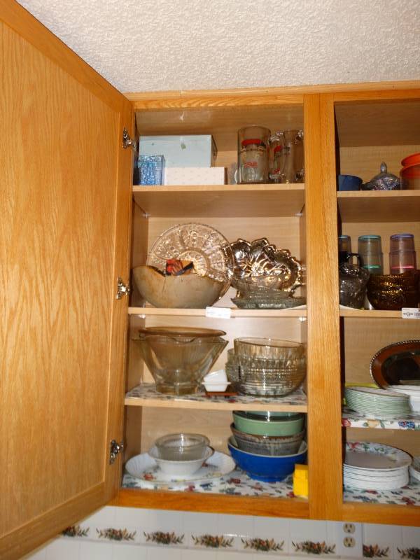 lot 5886 image: Lot of misc kitchenware