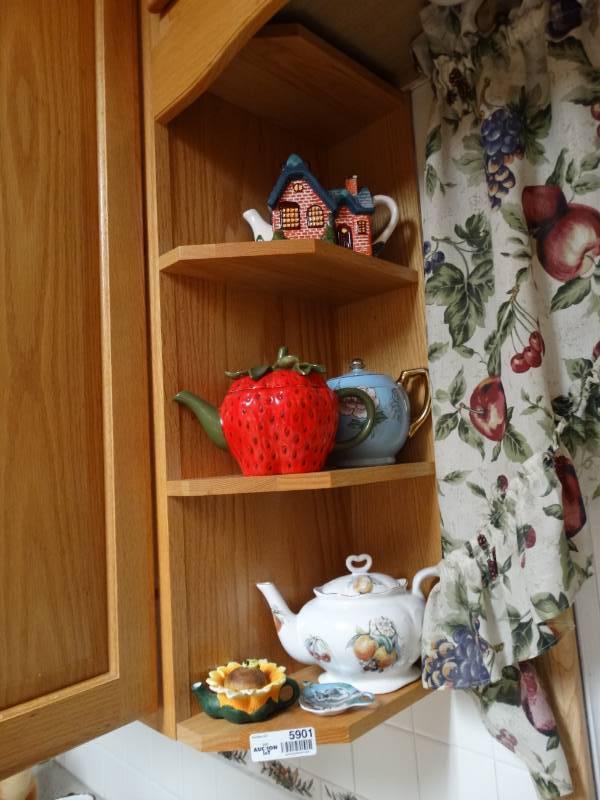 lot 5901 image: Decorative Teapots