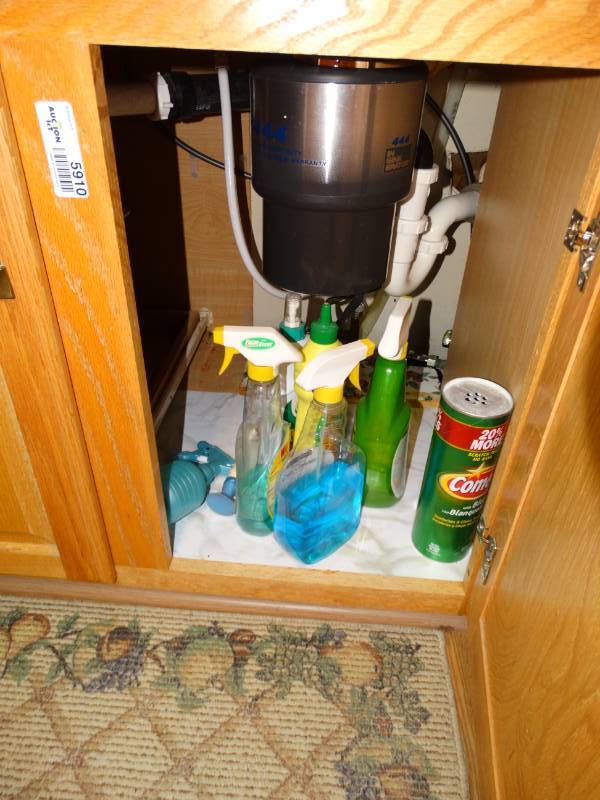 lot 5910 image: Lot of Kitchen Cleaning Products