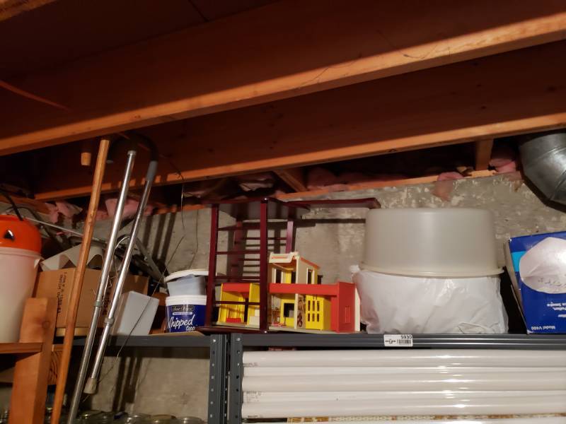 lot 5930 image: Contents of Top Shelf
