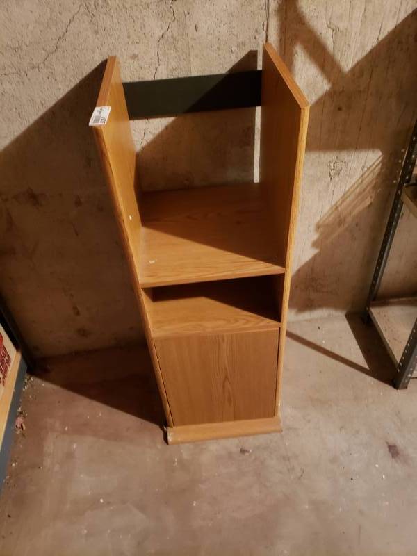 lot 5937 image: Small Wooden Bookshelf