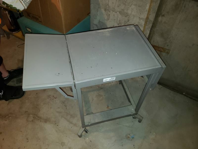 lot 5943 image: Metal Cart with Folding sides