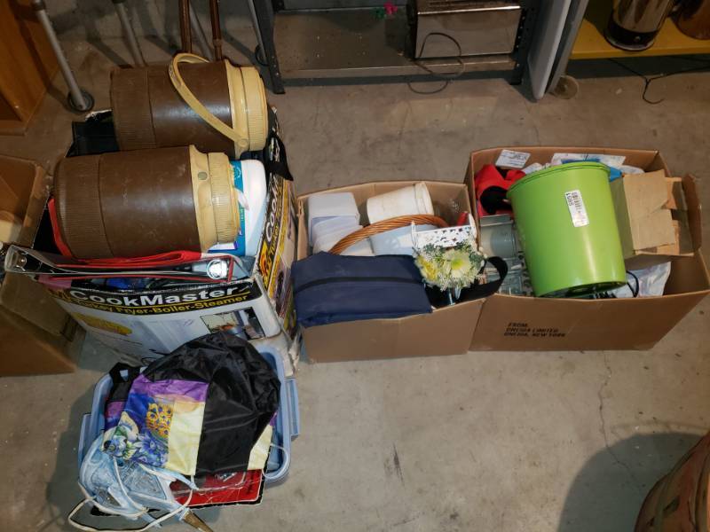 lot 5951 image: Lot of Misc. Home Items