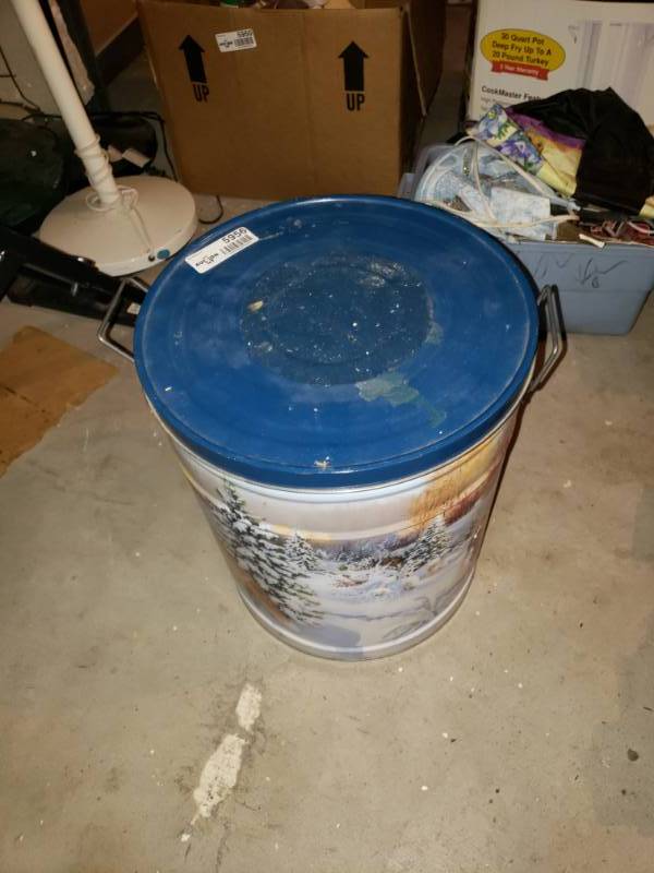 lot 5956 image: Lot of Containers