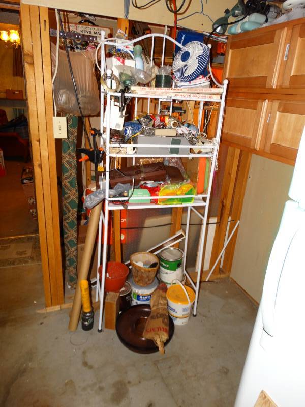 lot 5969 image: 3 shelf bathroom space saver and contents