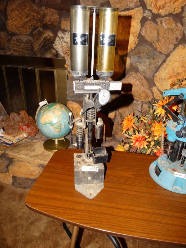 lot 5986 image: Texan 12ga reloading press