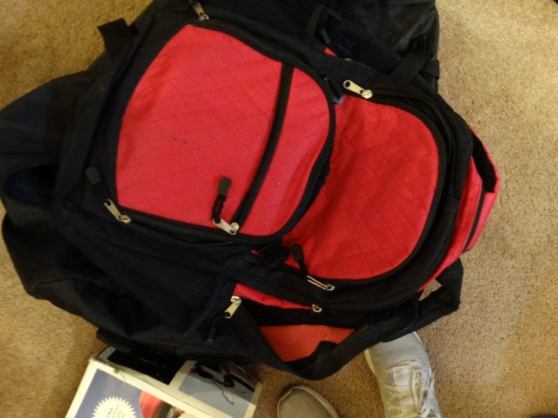 lot 5993 image: Lot of misc bags