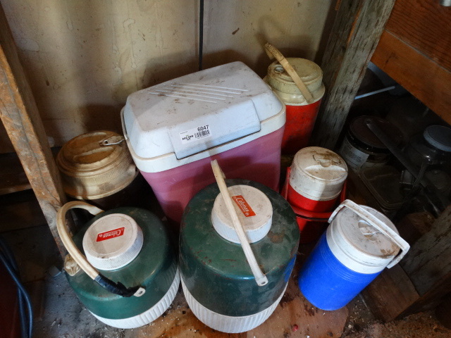 lot 6047 image: Lot of various coolers