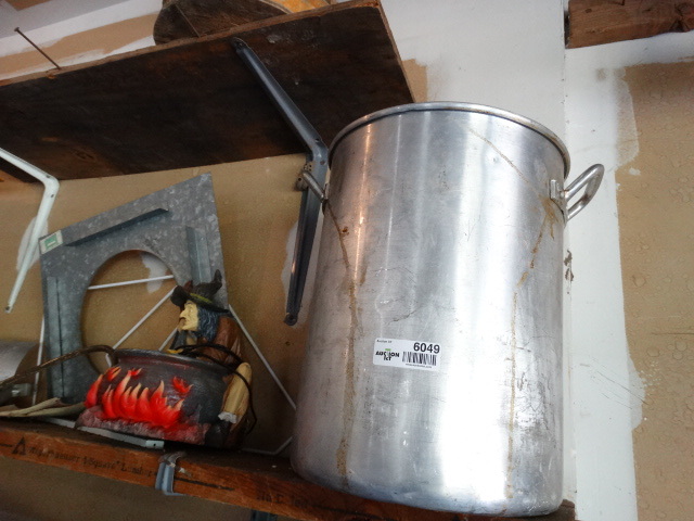lot 6049 image: Lot of misc & lg stock pot