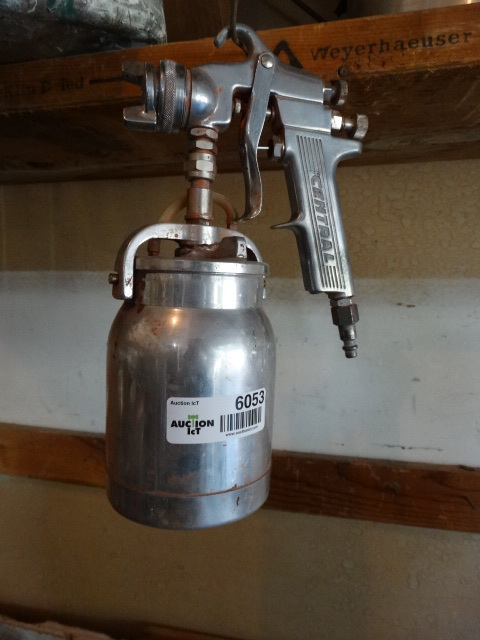 lot 6053 image: Air spray gun