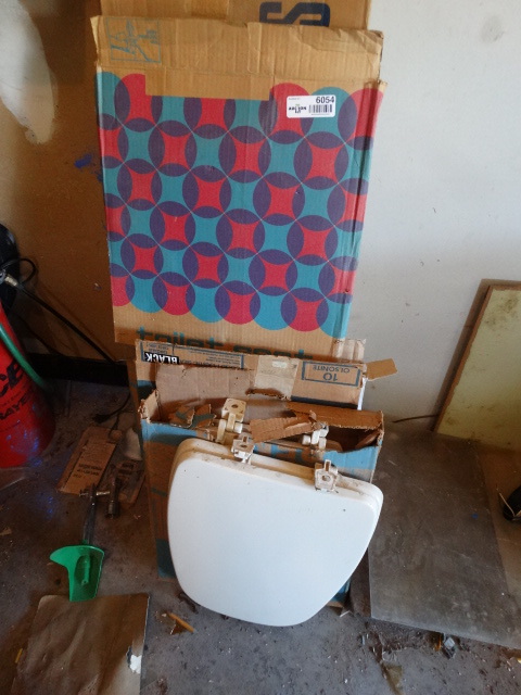 lot 6054 image: Several new in box toilet seats