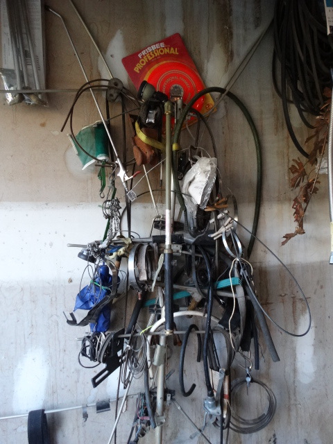 lot 6068 image: Lot of misc on wall