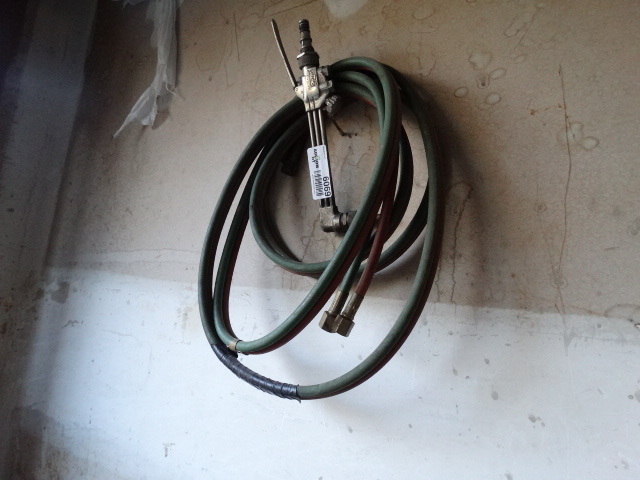 lot 6069 image: Torch hose w Smiths torch head