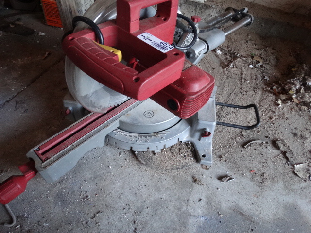lot 6074 image: 10 compound sliding miter saw