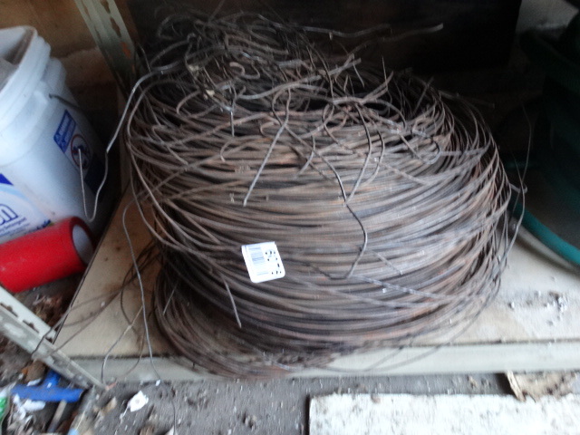 lot 6076 image: LARGE roll of wire
