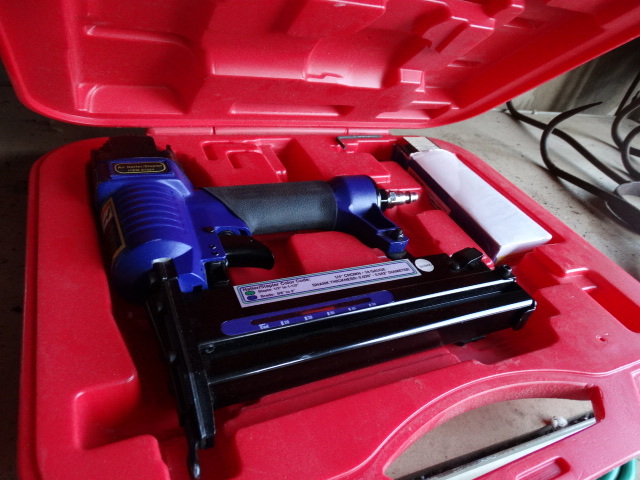lot 6080 image: Craftsman brad nailer in case