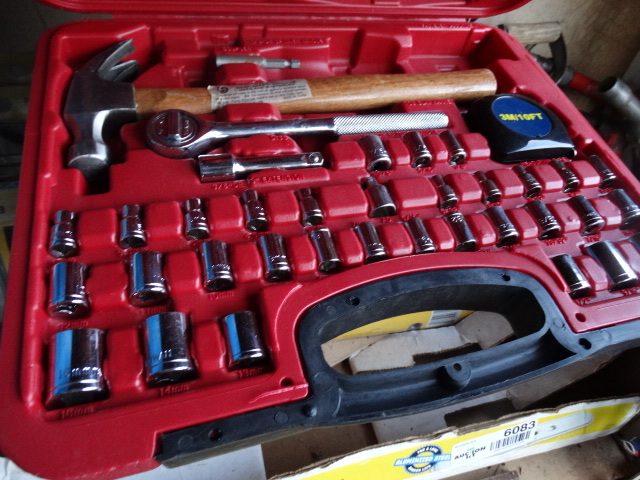 lot 6087 image: Tool case w tools