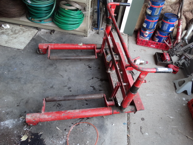 lot 6094 image: Norco wheel lift