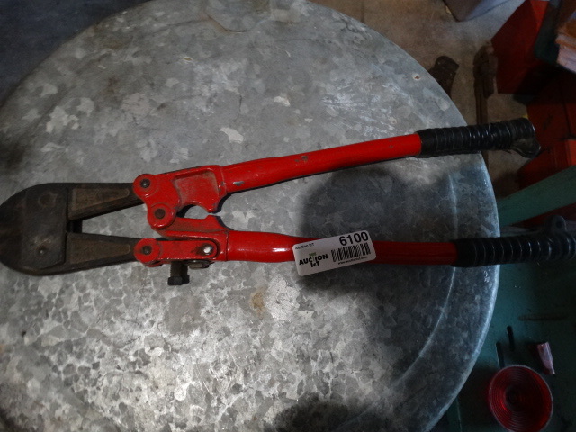 lot 6100 image: 18 bolt cutters