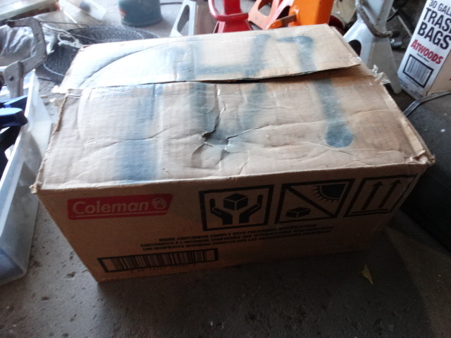 lot 6114 image: 8 bottles of Coleman propane