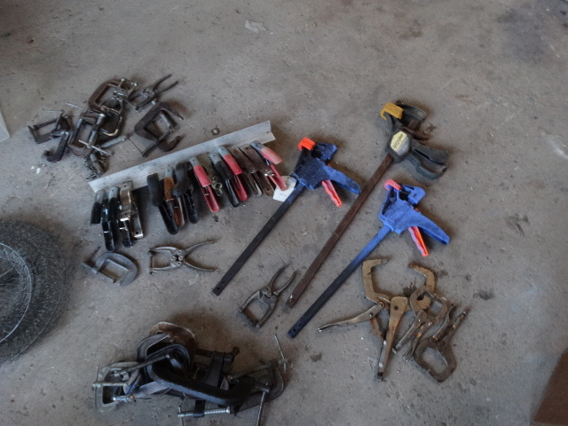 lot 6120 image: Large lot of assorted clamps