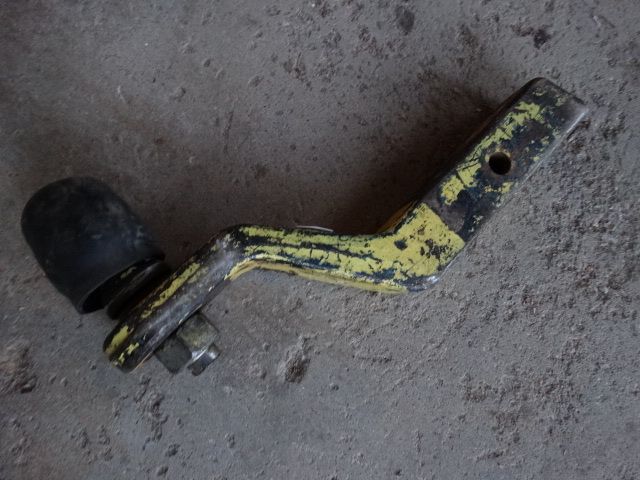 lot 6121 image: Receiver hitch w ball
