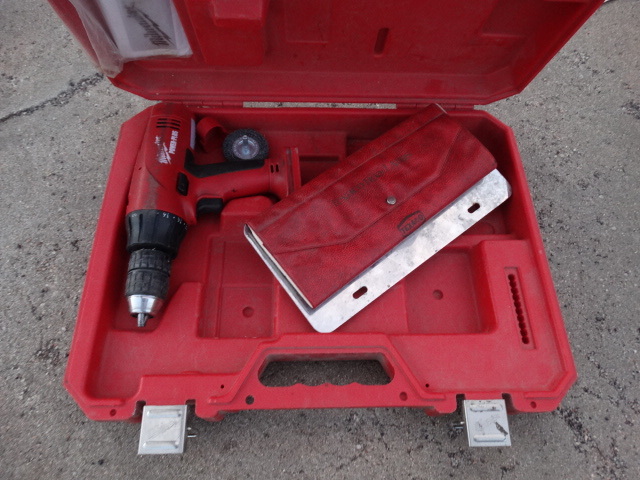 lot 6130 image: Milwaukee drill w case