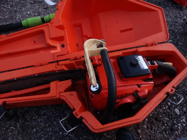 lot 6144 image: Echo gas chainsaw in plastic case