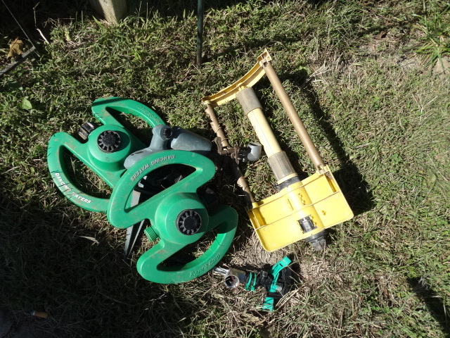 lot 6027 image: Lawn decor & sprinklers