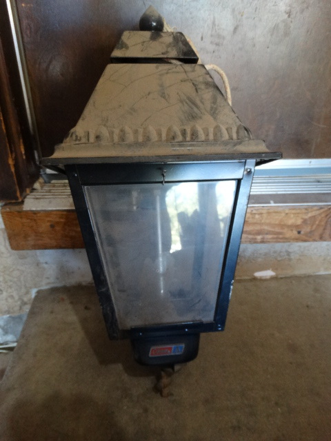lot 6032 image: Vintage Coleman gas lantern