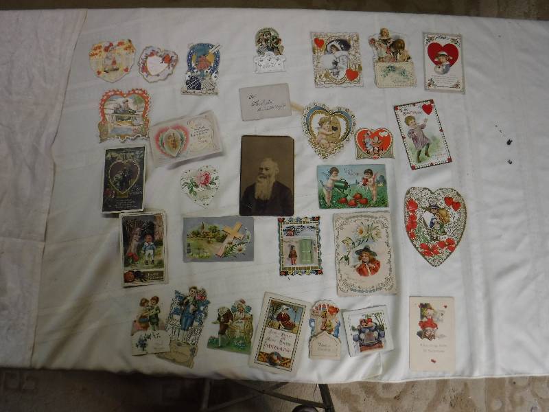 lot 8130 image: Vintage Valentines