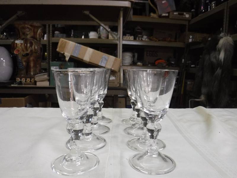 lot 8140 image: Hand blown stemware drinking glasses