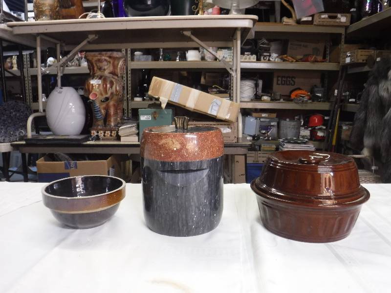 lot 8141 image: Mixed crock ware lot