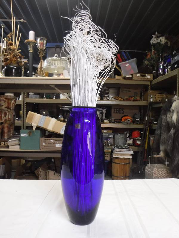 lot 8148 image: Cobalt blue glass Blenko hand made vase with white spiral decor