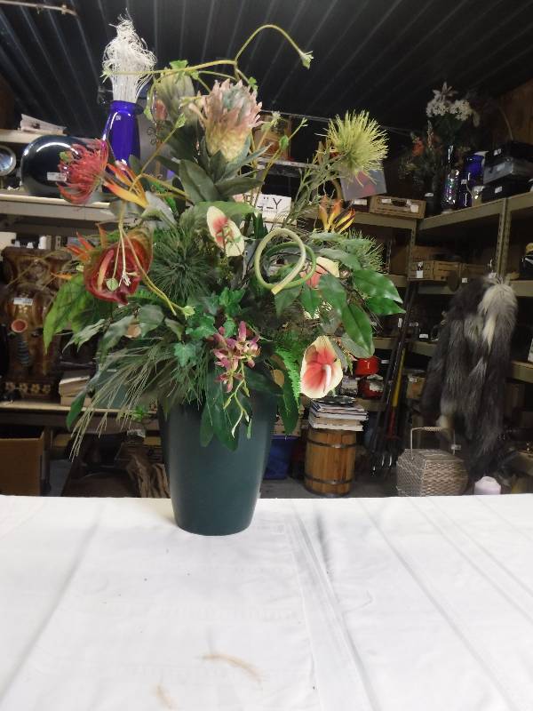 lot 8150 image: Green matte finish vase with fake flowers