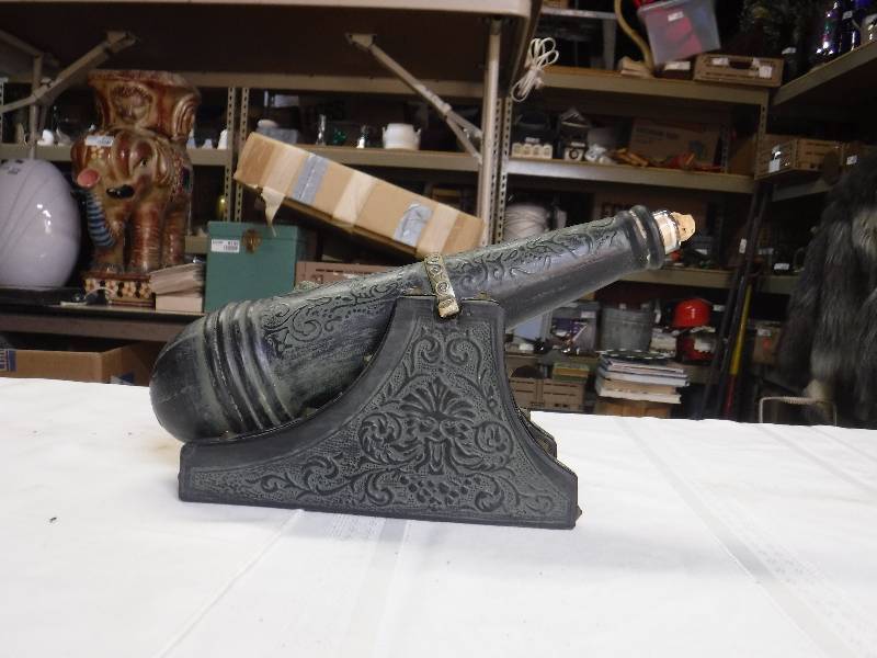lot 8160 image: Desk top cannon paper weight