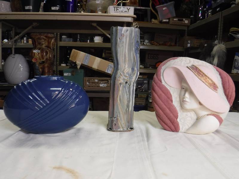 lot 8173 image: Mixed media vase lot