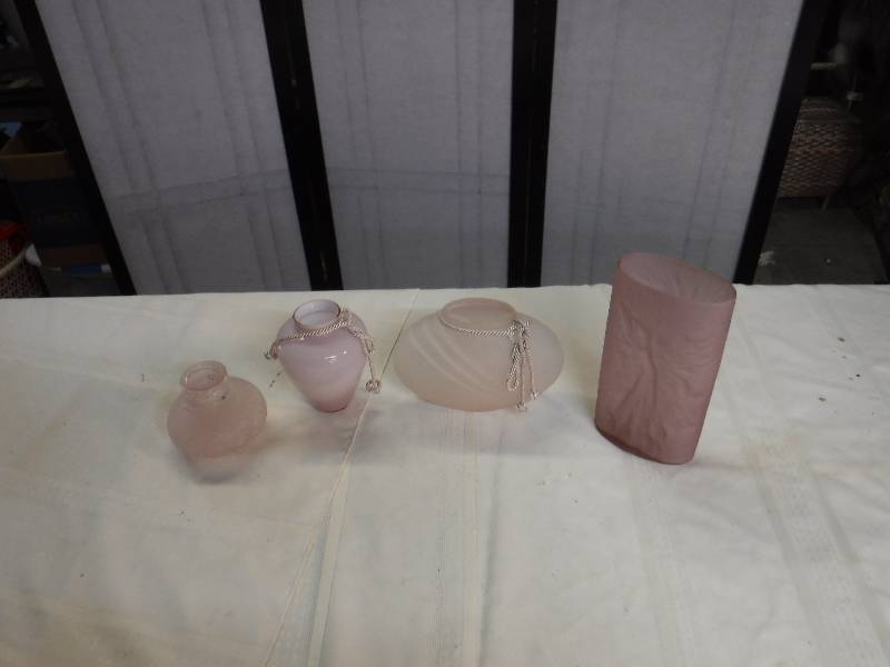 lot 8193 image: Hand blown pink glass vase lot