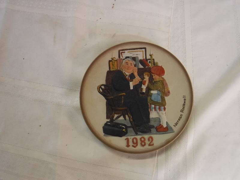 lot 8204 image: 1982 Norman Rockwell collectors plate