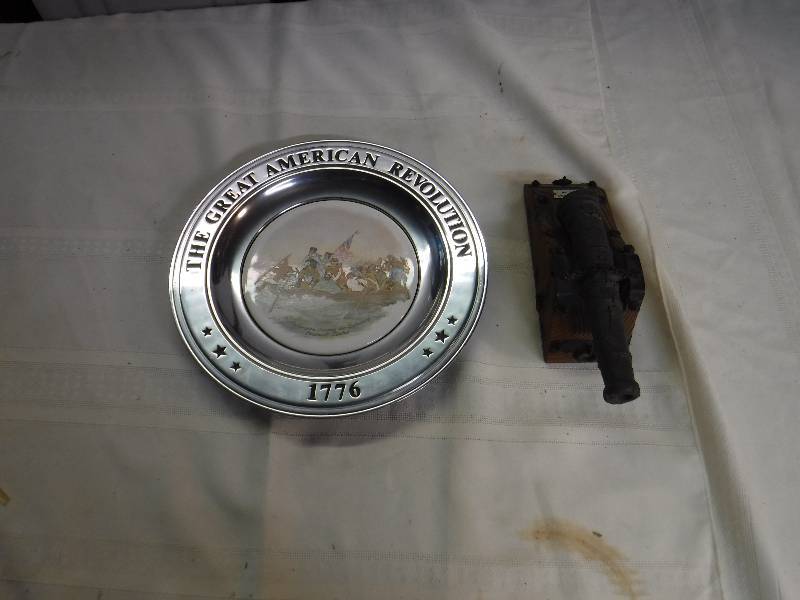 lot 8217 image: Great American Revolution collectors plate and desk canon