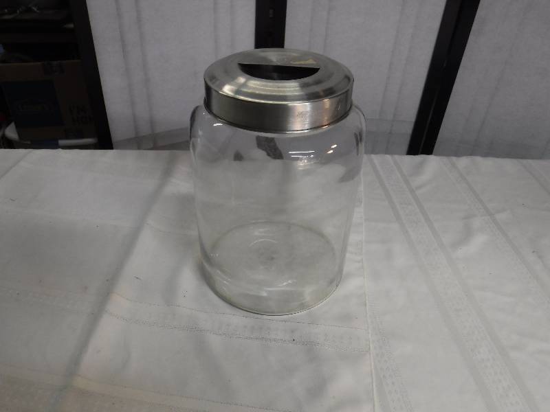 lot 8244 image: Glass canister