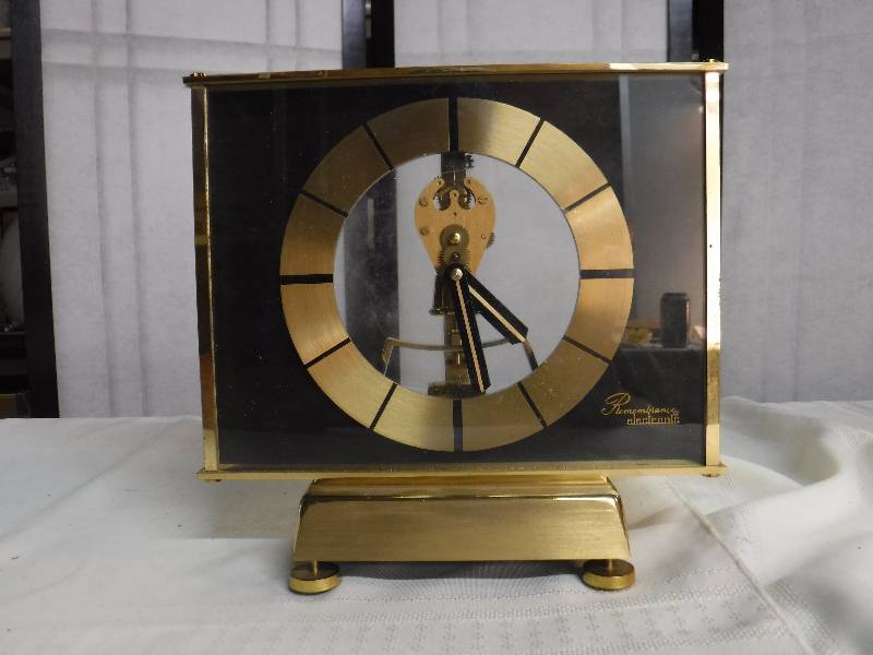 lot 8256 image: Remembrance desk clock